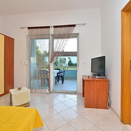 Sara Appartement Petrcane