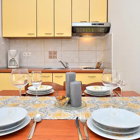 Apartamento Sara *